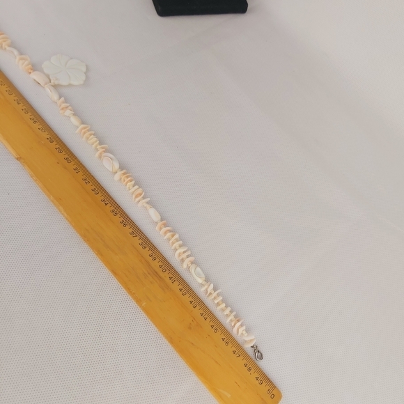 HANDMADE Puka beach shell boho necklace & earrings - Picture 5 of 5